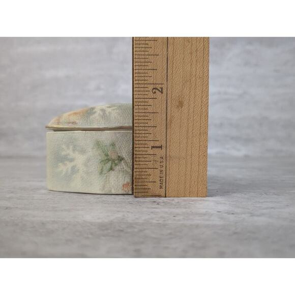 1910 Antique ROYAL BAYREUTH, Bavaria ROSE TAPESTRY, Small Trinket Dish, Triangle - Picture 12 of 12